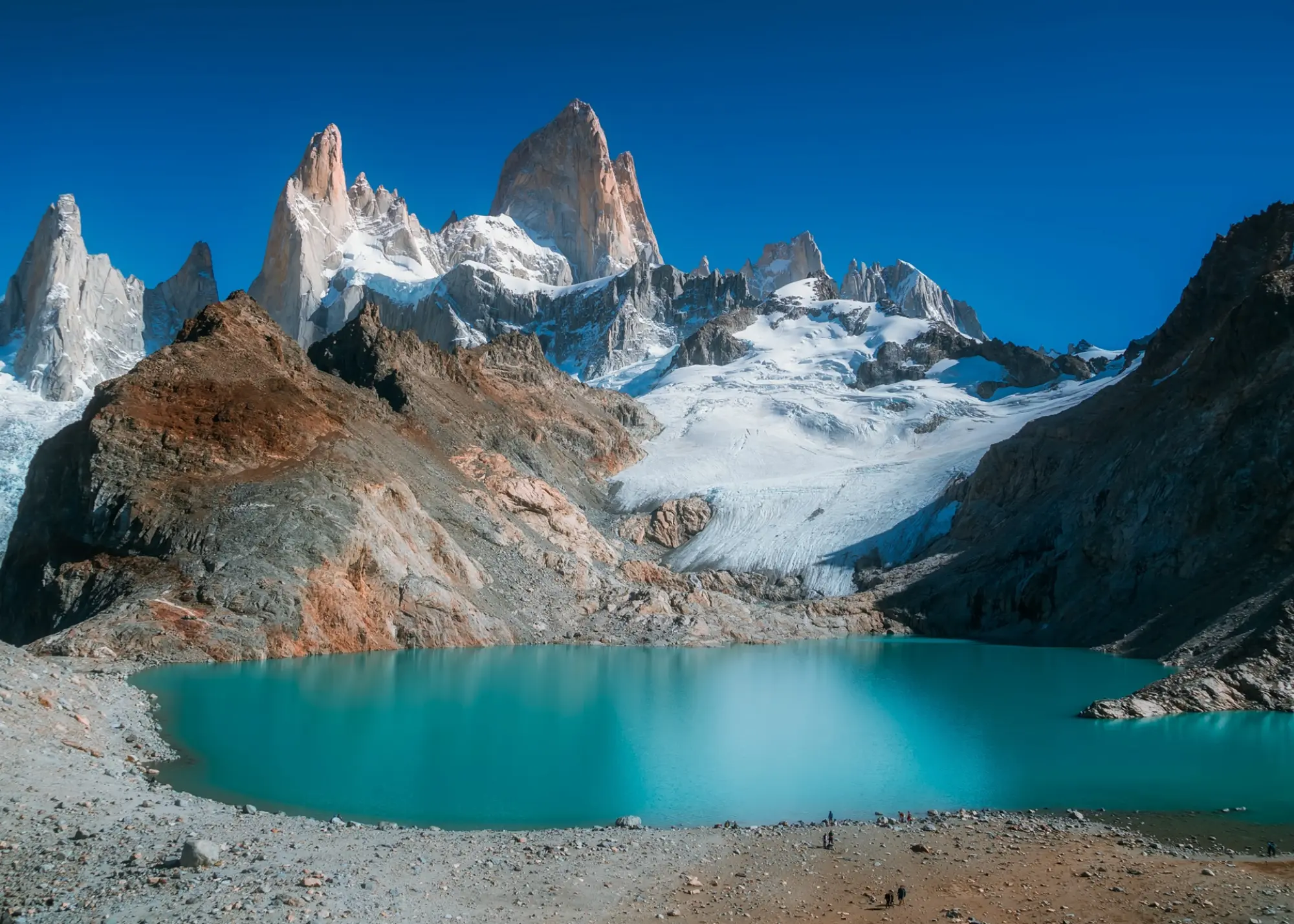 Navegarás lagos, bordearás volcanes y llegarás a lugares de postal