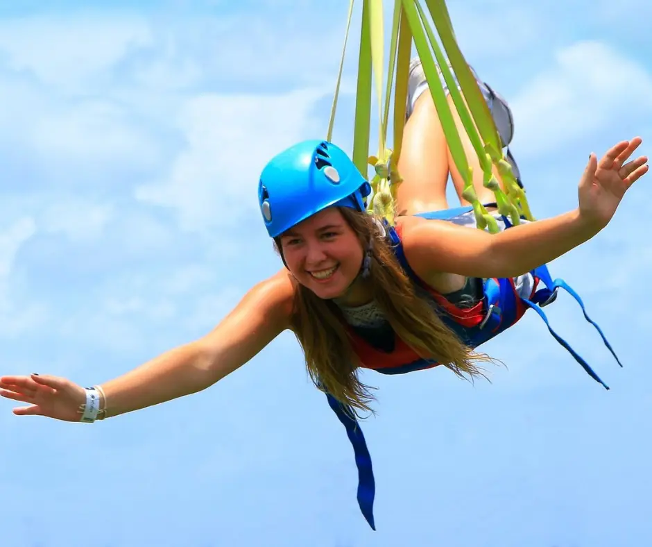 Vive una travesía emocionante volando entre la selva mexicana