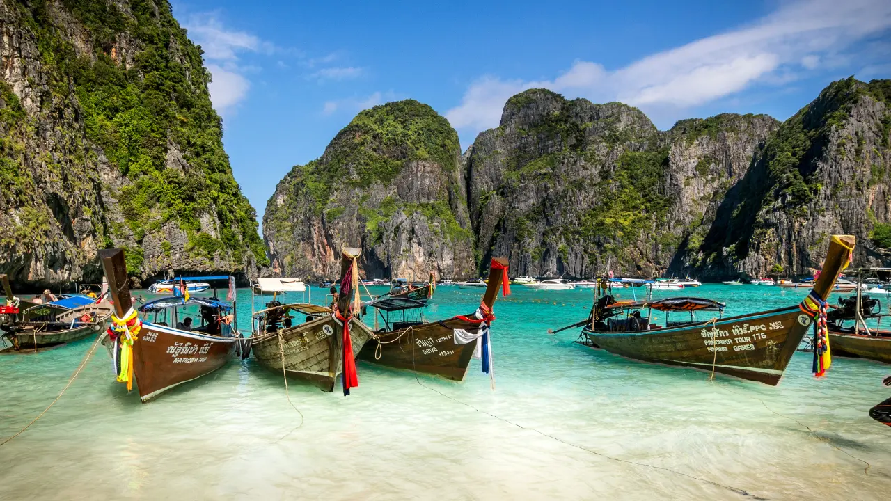 Explora las islas Phi Phi en bote de cola larga